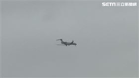 新／黃仁勳來了！班機抵達台中清泉崗機場（圖／民眾提供）