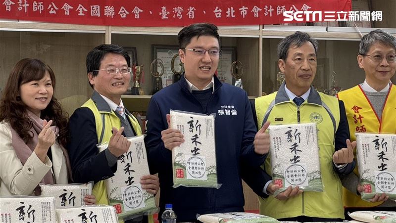 藍委捐贈585包白米　助弱勢學童過好年