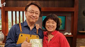 李四端（左）與龍應台同台（圖／八大提供）