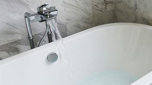 她度假泡澡染「1菌」驟逝！同行人也生病