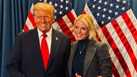川普提名的司法部長人選邦迪（Pam Bondi）2019年曾為川普辯護，最終川普獲判無罪。▲（圖／翻攝自Instagram@pambondi）