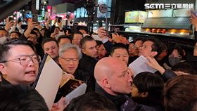 黃仁勳,逢甲夜市,簽名物,簽名,台中（圖／記者吳泊萱拍攝）