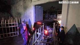 黃麟凱槍決，接體車抵達台北看守所。（圖／記者莊淇鈞攝影）