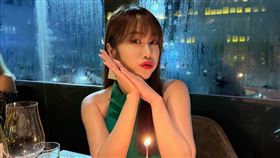 林佩瑤曾當過華航空姐。（圖／翻攝臉書）