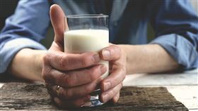 喝牛奶,飲品(圖/pixabay)