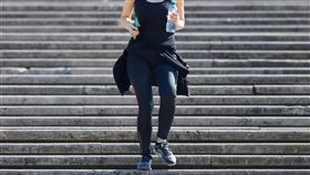 下樓梯,運動(圖/pixabay)