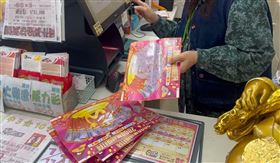 台中市東區精武路「來富貴」彩券行，苗栗人，夢到刮刮樂，隔天衝彩券行，買2000刮中100萬(圖／翻攝畫面)