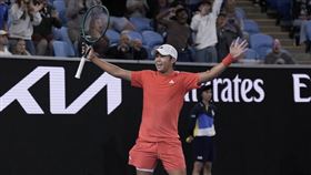 ▲19歲勒納．田（Learner Tien）在澳網爆冷擊敗前球王。（圖／美聯社／達志影像）