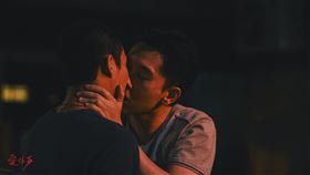 公視新創電影《愛作歹》劇照黃冠智、施名帥。（圖／公視提供）