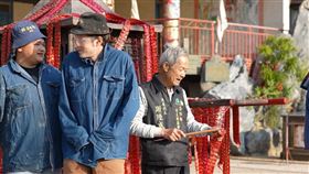 ▲溪口炸轎的炮堆積在轎子上，看上去非常壯觀（圖／寶島神很大）

