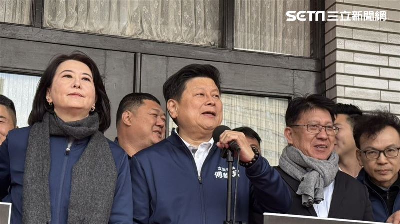 傅崐萁要柯建銘休息：精神狀態不是很正常