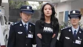 畢麗梅被槍決後「死而復生」。（圖／翻攝自騰訊網）