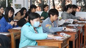 108年學測登場（2）大學入學考試中心舉辦的108學年學科能力測驗25日登場，上午考英文，考試時間為100分鐘。中央社記者吳翊寧攝　108年1月25日