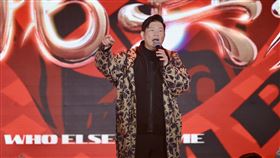 曾國城台上拱董事長加碼。（圖／記者鄭孟晃攝影）