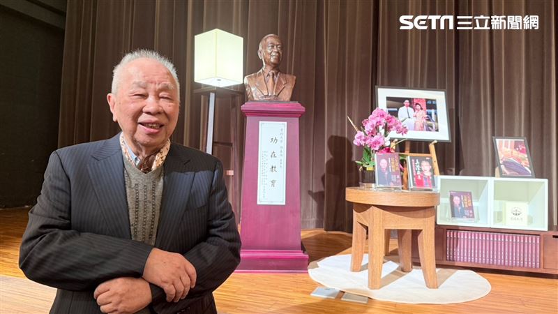 90歲謝孟雄新書發表　蕭萬長一晚就拜讀完