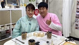 胡瓜（右）邀請到旅日巨星翁倩玉。（圖／《下面一位》提供）