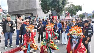 最新！艋舺青山宮赴三立電視進行過爐大典