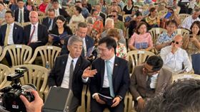 林佳龍與日本外務大臣岩屋毅（Takeshi Iwaya）比鄰而坐（圖／翻攝自X@CleoPaskal）