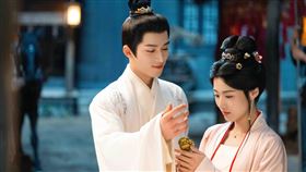 三娘盧昱曉和京城地主王星越爭鋒相對燃出愛火。（圖／Netflix提供）