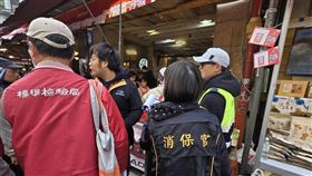 北市年貨大街抽查  多家攤商標示不清2025台北年貨大街持續登場，台北市法務局18日表示，市府各局處組成聯合小組17日無預警到場稽查，發現41家次攤販商品價格標示不清，已要求限期改善。（法務局提供）中央社記者劉建邦傳真 114年1月18日
