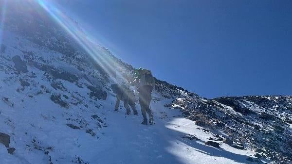 雪霸高山降雪　主峰步道積雪最高30公分