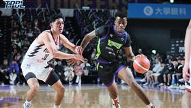 ▲新竹御嵿攻城獅努利（Landers Nolley）首秀就砍下41分。（圖／TPBL提供）