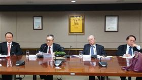 台塑四寶保守看首季營運　台塑化拚獲利台塑四大公司展望2019年，台塑董事長林健男（左1）看壞首季營運，將強化運用AI提升營運；台化副董事長洪福源（右2）看農曆年後油價上揚，買氣自然來。中央社記者韋樞攝　108年1月8日