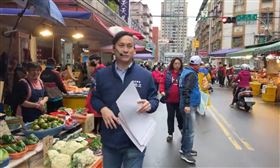 葉元之市場發春聯（圖／翻攝自YT）