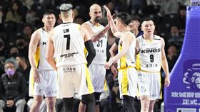 新北國王完成22分大逆轉，在客場以114：106逆轉擊敗攻城獅。（圖／TPBL聯盟提供）