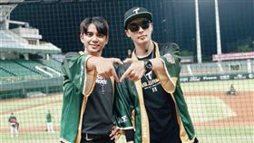 ▲台鋼雄鷹應援團長希本、副應援團長Gary。（圖／翻攝自希本臉書）