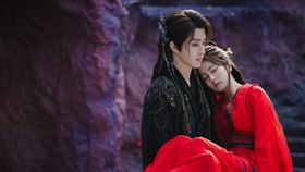 《白月梵星》由白鹿攜手新晉小生敖瑞鵬演出。（圖／iQIYI愛奇藝國際版提供）