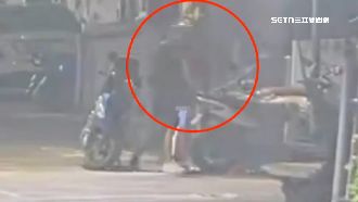 悚！男路邊修車　遭酒醉騎士持刀隨機刺頸