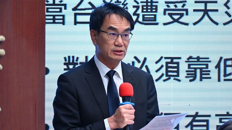 藍白擬大砍業務部預算剩1元？數發部示警