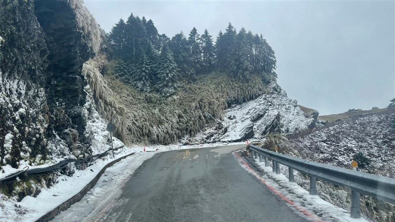 台14甲路面結冰　翠峰至大禹嶺預警性封閉