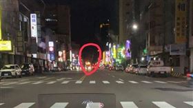 網路上流傳高雄大樓倒塌照片，驚動警消。（圖／翻攝自臉書）