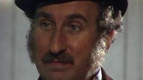 克里斯托弗·班傑明 （Christopher Benjamin)。（圖／翻攝自X）