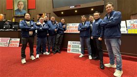 立法院會挑燈夜戰處理114年度中央政府總預算案，在1/21清晨完成二讀。（圖/翻攝自黃健豪臉書）