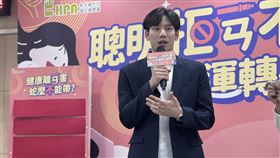 王冠閎說抽菸不酷，籲可常做3運動解壓。（圖／記者簡浩正攝影）