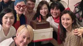 張清芳（左起）、張小燕、李明依同場（圖／翻攝臉書）