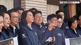 總預算三讀，國民黨團傅崐萁率領藍委受訪。(圖/記者陳怡潔攝影)