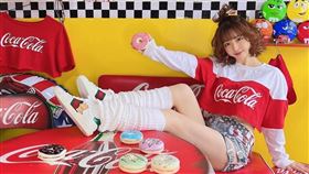 35歲的暗黑女神佐倉絆人氣頗高。（圖／翻攝自kizunasakura IG）