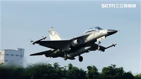 空軍清泉崗基地,女士官長,IDF經國號戰機,進氣口,頭部,軍方,檢察官,過失致死（圖／資料照）