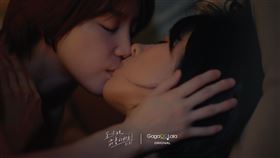 《第一次遇見花香的那刻-第2季》（左）程予希、（右）林辰唏。最新預告大放送「5秒激吻床戲」，讓粉絲驚豔不已。（圖／GagaOOLala提供）