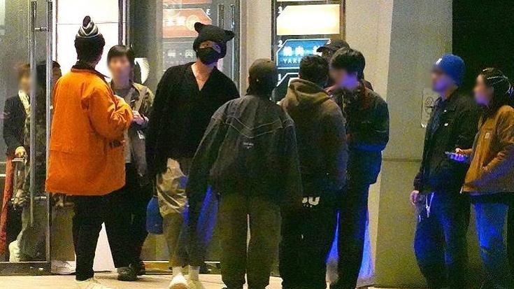 信義媽祖柯震東出巡　身旁女伴狂做這事