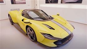 Joeman開箱上億元的全球超限量Ferrari Daytona SP3（翻攝Joeman的YT）