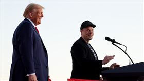 川普今天回到賓州巴特勒（Butler）造勢，並找來強大盟友馬斯克站台。（圖／翻攝自川普X）