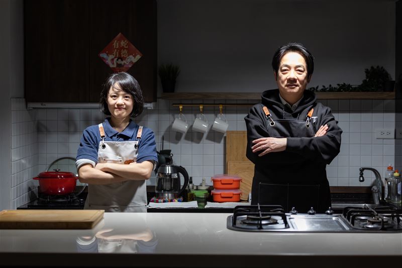 賴清德展現黑白大廚的料理氣氛（圖／總統府提供）