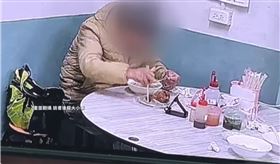 爽吃霸王餐！苗栗男稱「車上拿錢」秒落跑