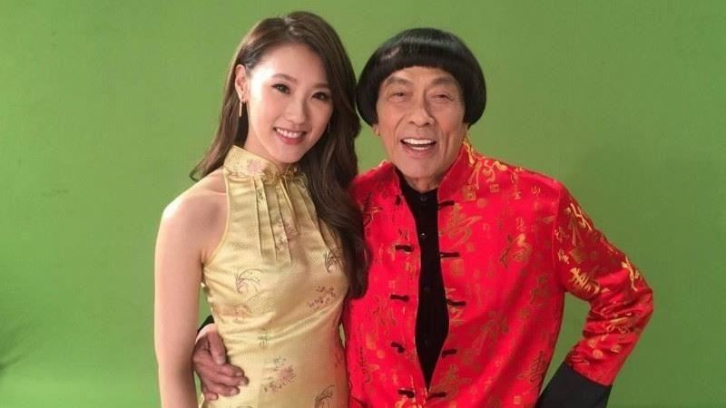 謝金晶和豬哥亮父女感情相當好。(圖/翻攝自臉書)