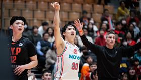 廣島蜻蜓山崎稜（中）。（圖／EASL聯盟提供）